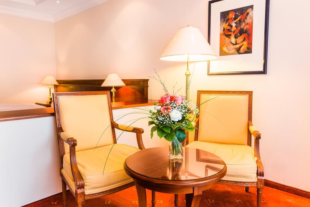 Hotel Villa Marburg Im Park Heigenbruecken Екстер'єр фото
