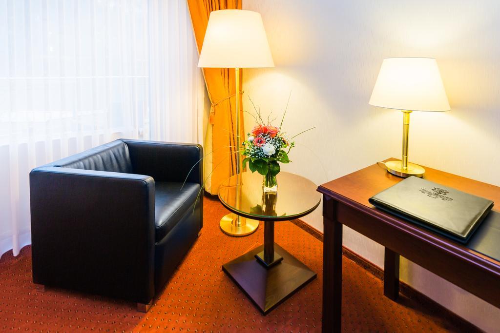 Hotel Villa Marburg Im Park Heigenbruecken Екстер'єр фото