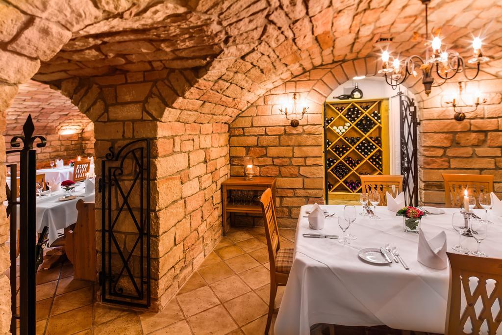 Hotel Villa Marburg Im Park Heigenbruecken Екстер'єр фото
