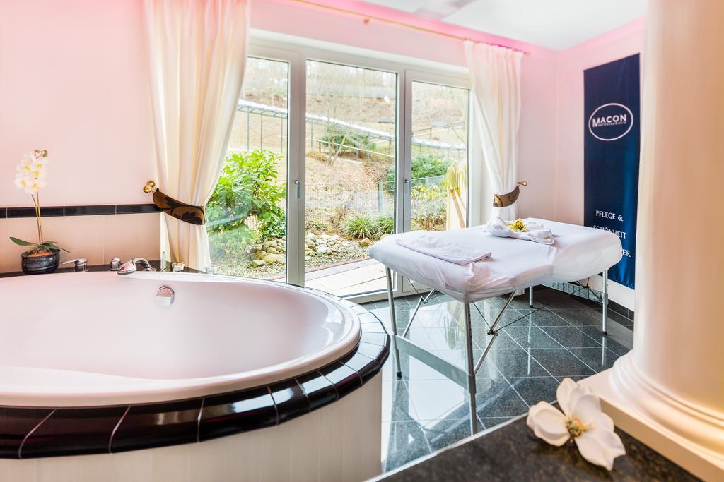 Hotel Villa Marburg Im Park Heigenbruecken Екстер'єр фото