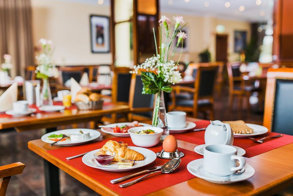 Hotel Villa Marburg Im Park Heigenbruecken Екстер'єр фото