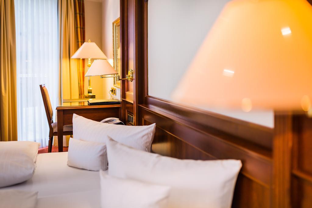 Hotel Villa Marburg Im Park Heigenbruecken Екстер'єр фото