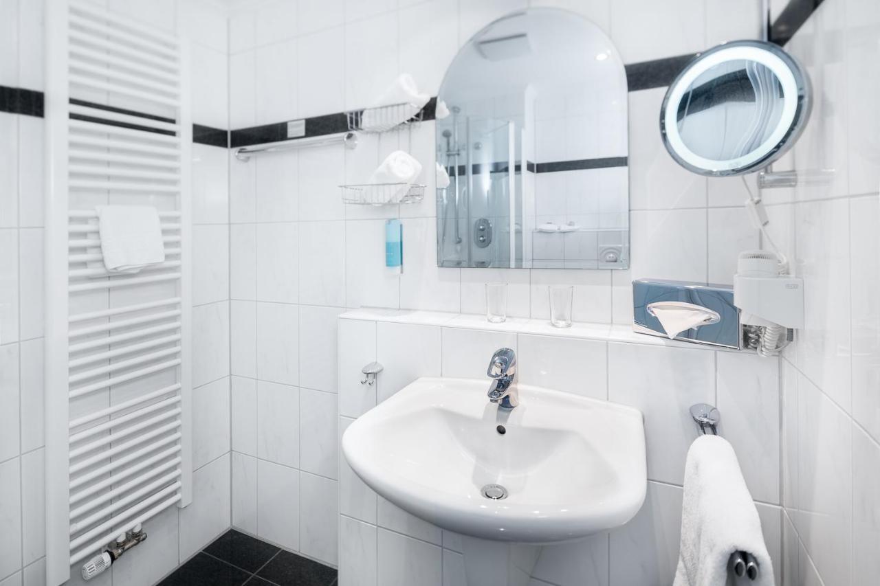 Hotel Villa Marburg Im Park Heigenbruecken Екстер'єр фото